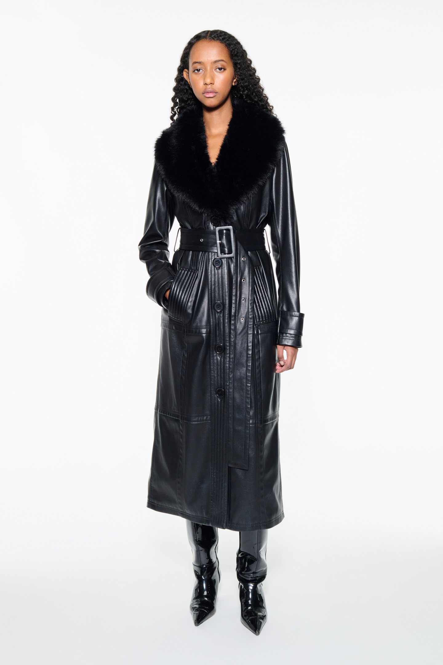★STAND STUDIO★ Elsie coat black 62021909789000 62021909789 STAND STUDIO 'Elsie' glossy coat | coated cropped jacket