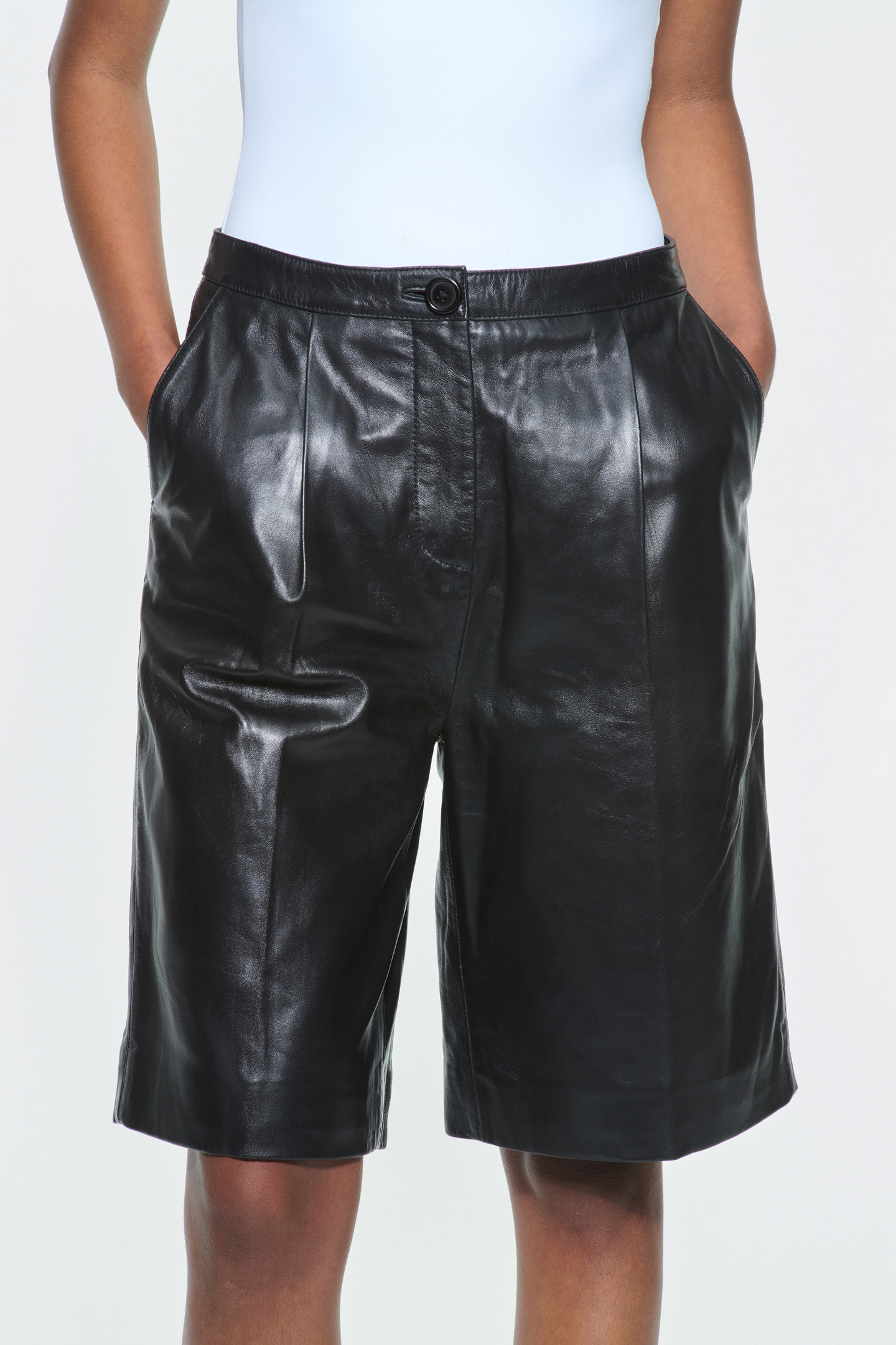 パンツ litmus JOHN BLACK TAILORED SHORTS LEATHER_CRIMSON_SHORTS_FLAT_6e